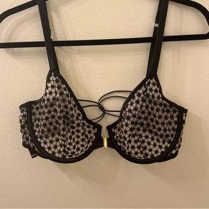 VS Very Sexy unlined lace bra